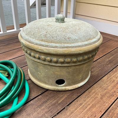 986 Outdoor Covered Hose Container