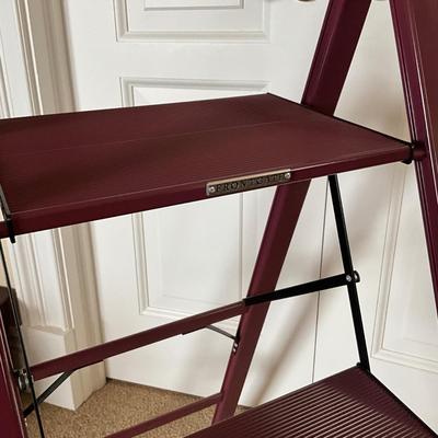 1010 Aluminum Burgundy FRONTGATE 3 Step Ladder