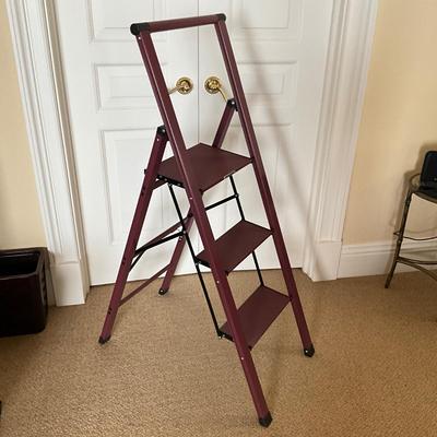 1010 Aluminum Burgundy FRONTGATE 3 Step Ladder