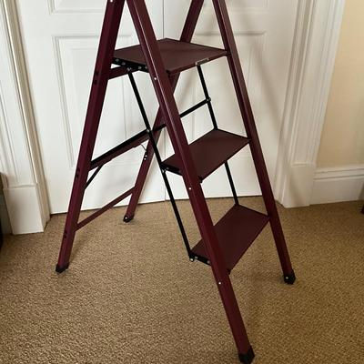 1010 Aluminum Burgundy FRONTGATE 3 Step Ladder