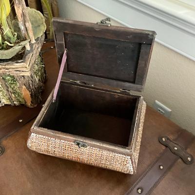 1019 Rattan Decorative Box and Silk Orchid