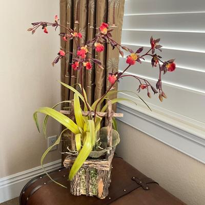 1019 Rattan Decorative Box and Silk Orchid