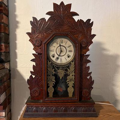 Antique Wm. L. Gilbert Mantle Clock w. Key