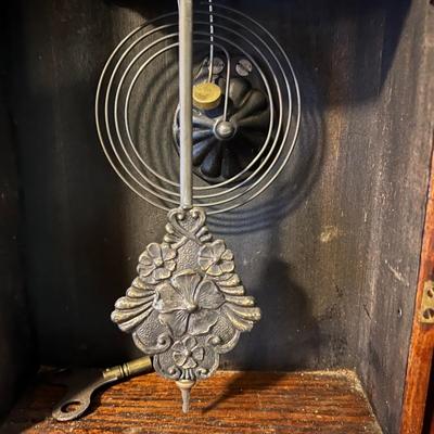 Antique Wm. L. Gilbert Mantle Clock w. Key