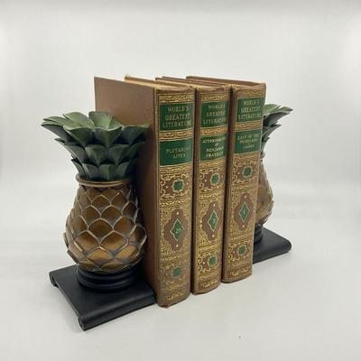 877 Pair of Pineapple Cast Iron Bookends With Books