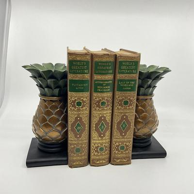 877 Pair of Pineapple Cast Iron Bookends With Books