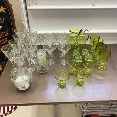 1027 Acrylic Green and Palm Tree Outdoor Drinkware