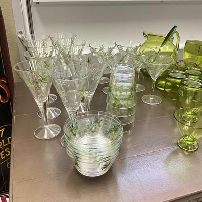1027 Acrylic Green and Palm Tree Outdoor Drinkware