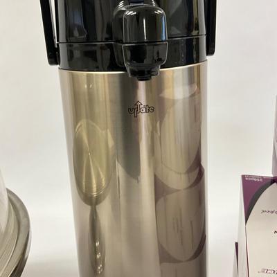 1031 Drink Server , Cake Server, Paper Products