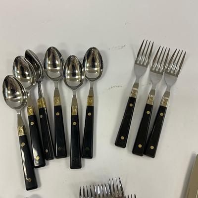 1038 27pc Set of Black ARCOS Flatware Set