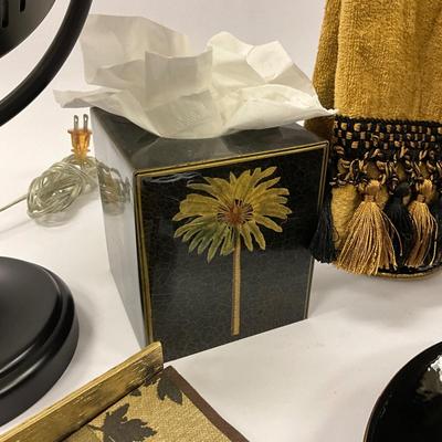 1040 Black Mike & Ally Palm Tree Bathroom Set