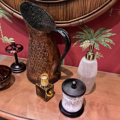 1045 Ralph Lauren Tortoise Style Bathroom Lot