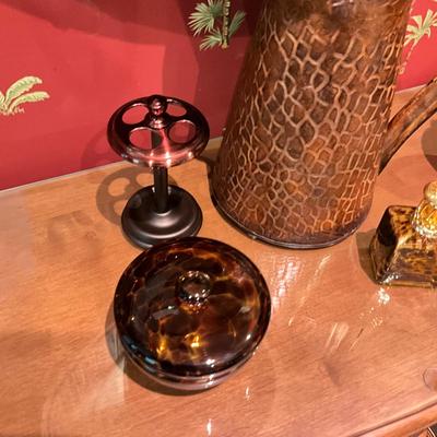 1045 Ralph Lauren Tortoise Style Bathroom Lot