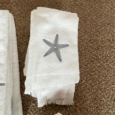 1048 Shell Embroidered Hand Towels with Decor