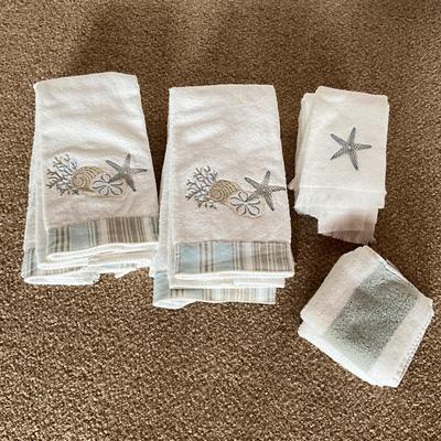 1048 Shell Embroidered Hand Towels with Decor