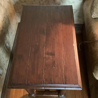 899 Pair of Mahogany Wood Stretcher Base End Tables