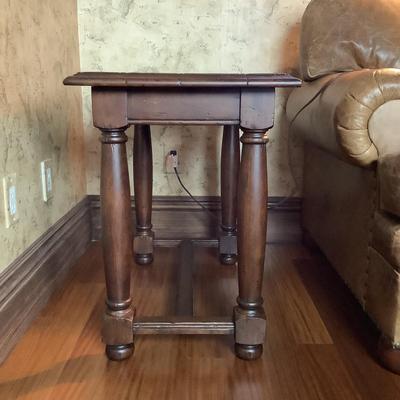 899 Pair of Mahogany Wood Stretcher Base End Tables