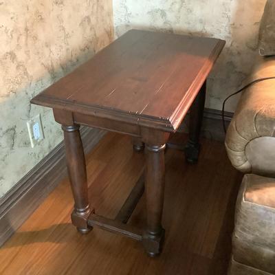 899 Pair of Mahogany Wood Stretcher Base End Tables