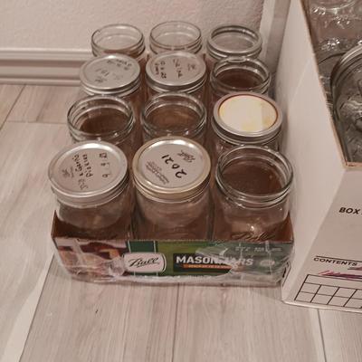 QUART AND PINT CANNING JARS PLUS A STOCK POT