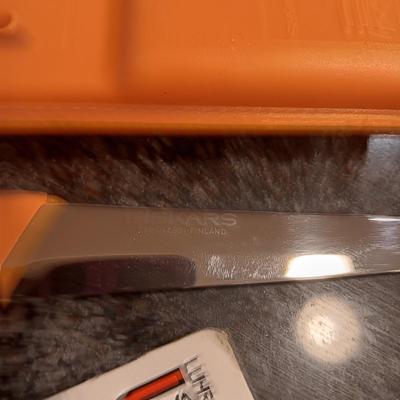 FISKARS FILLET KNIFE AND OTHER FISHING ITEMS