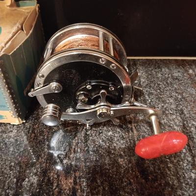 PENN NO 49 SUPER MARINER FISHING REEL