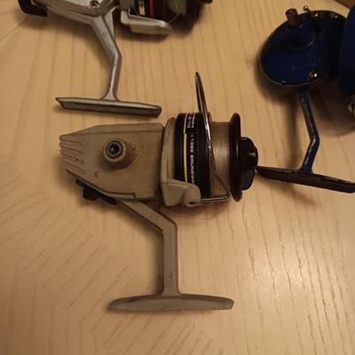 INCOMPLETE FISHING REELS AND PARTS