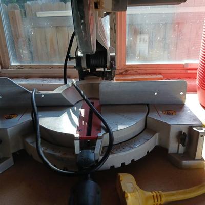 CRAFTSMAN 10" COMPOUND MITER SAW