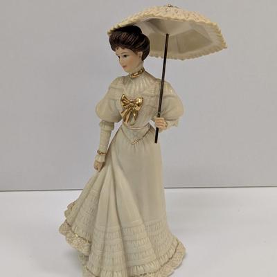 Lenox Figurine "Sunday Stroll"