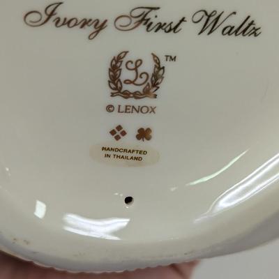 Lenox Figurine "Ivory First Waltz"