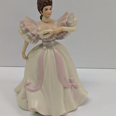 Lenox Figurine "Ivory First Waltz"
