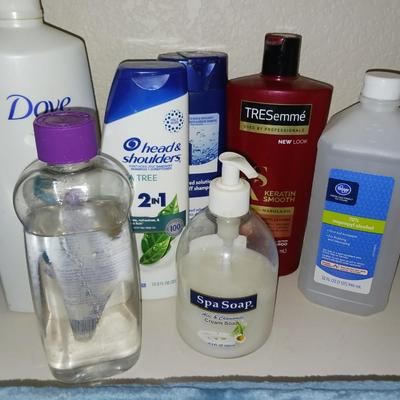 2 THICK BATH RUGS AND SOME TOILETRIES
