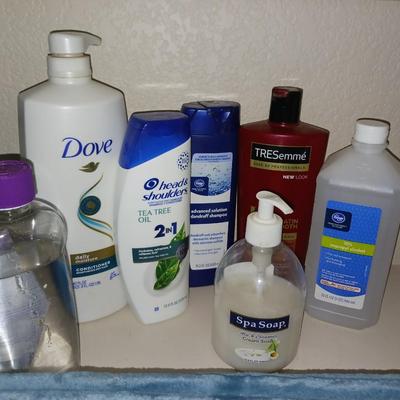 2 THICK BATH RUGS AND SOME TOILETRIES