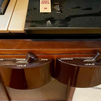 Conn Organ "Rhapsody" Model 628 with Satellite Pipes Speakers