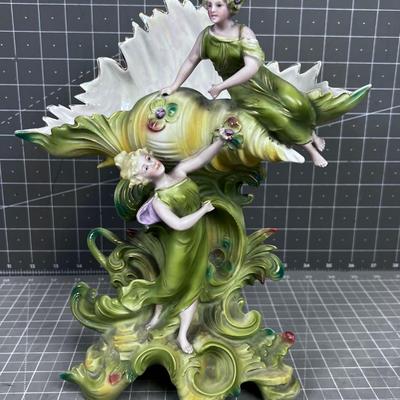 Art Nouveau Saxony Germany Shell Vase 