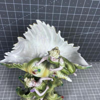 Art Nouveau Saxony Germany Shell Vase 