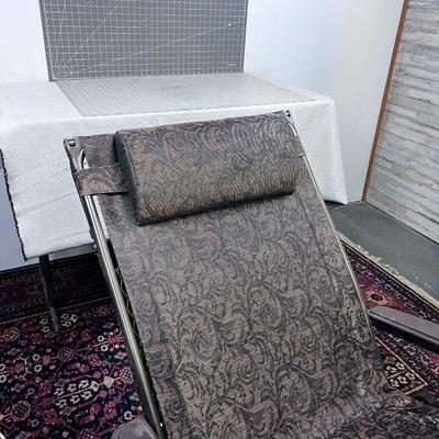 Nice Lounge Chair, that ROCKS 