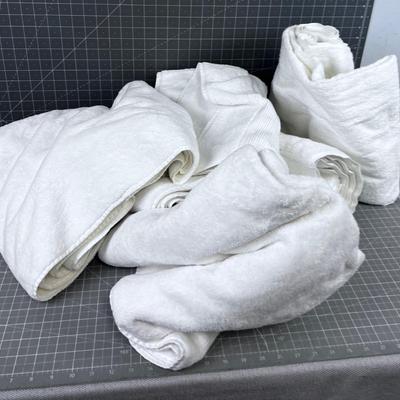 6 Towels - Large Lot of Beach WHITE Bath Towels Hardly Used