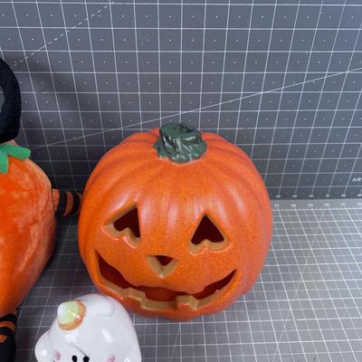Halloween Décor': Treat Bag, Treat Dish and Plastic Pumpkin