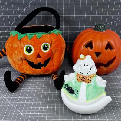 Halloween Décor': Treat Bag, Treat Dish and Plastic Pumpkin