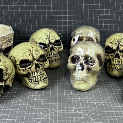 Plastic SKULLS (7) Plus Bonus Dish for Candy or Whatever