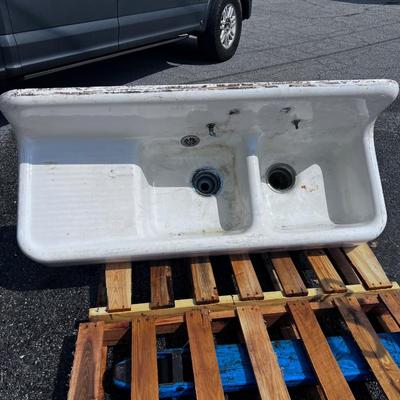 Antique CAST IRON Farm House Sink