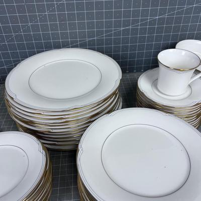 Noritake Fine China Set 