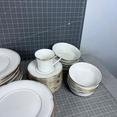 Noritake Fine China Set 