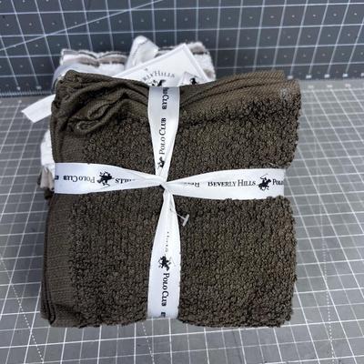 (2) sets of NEW Beverly Hills Polo Club Wash Clothes