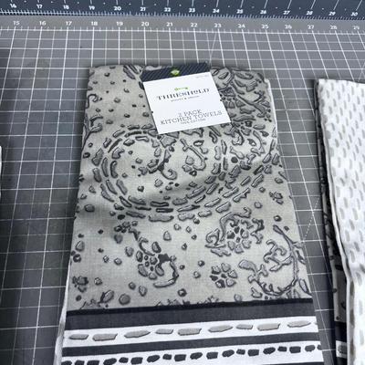 4 Sets of Fresh Hold Cotton Kitchen Dish Towels (8) Total