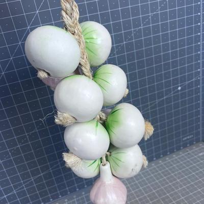 Ceramic Garlic and Onions Décor' 