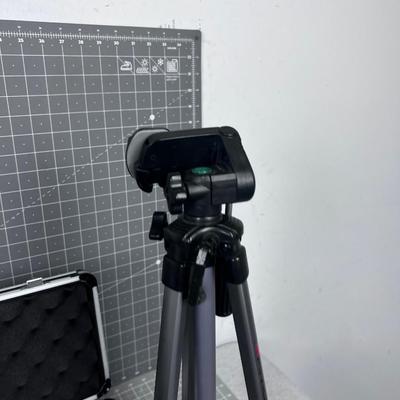 Like New TASCO Spotting Scope with Extra Tripod 