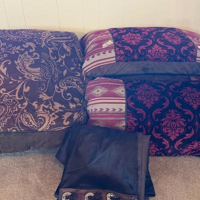 Queen Comforter, with Bed Skirt and four pillows.
