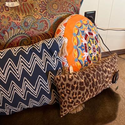 Decorative Pillows and a soft Throw