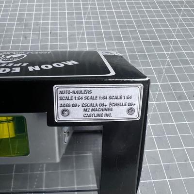 Yellow, Auto Hauler Scale 1:64  New in the Box Moon Equipment